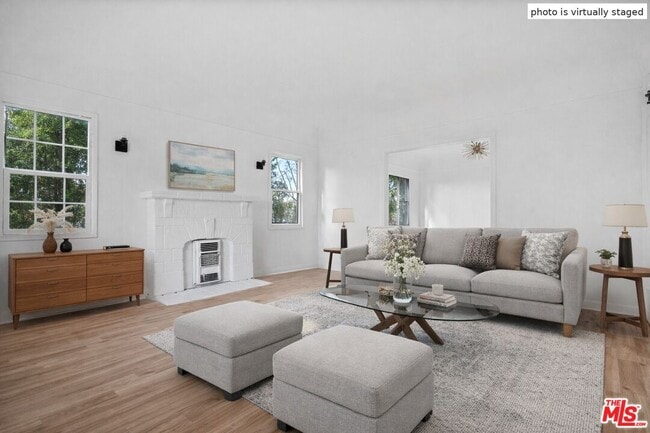 property at 1091 S Mansfield Ave