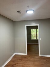 1073 Thornwoode Ln in Stone Mountain, GA - Building Photo - Building Photo