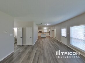 8401 Manchester Dr in Rowlett, TX - Foto de edificio - Building Photo