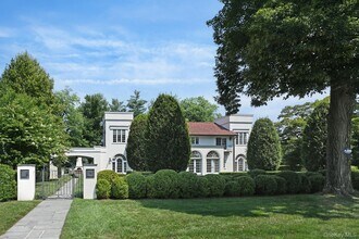 73 Park Dr S in Rye, NY - Building Photo - Building Photo
