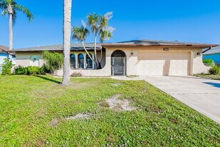 413 SE 29th St in Cape Coral, FL - Building Photo