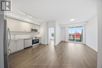 3175 Denison St in Markham, ON - Building Photo - Building Photo