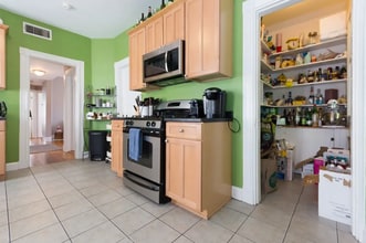 6 Bucknam St, Unit 12 in Boston, MA - Foto de edificio - Building Photo