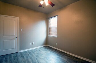 3206 Granite Gate Ln in San Leon, TX - Foto de edificio - Building Photo