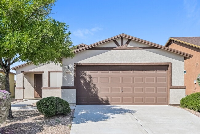 property at 5075 E Fishhook Ct