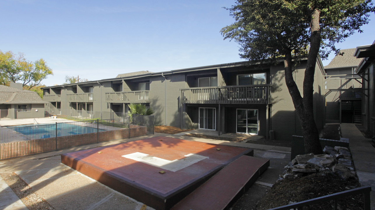 Algarita Apartment Homes in Austin, TX - Building Photo