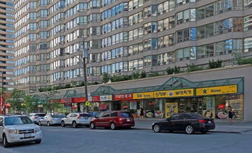 Rodeo Walk in Toronto, ON - Building Photo - Building Photo