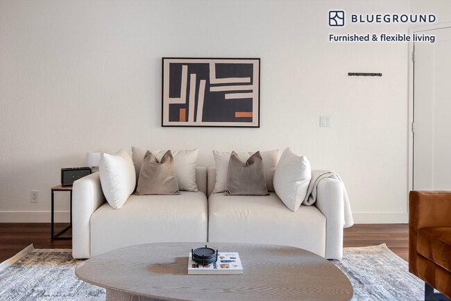 131 Saratoga Ave in Santa Clara, CA - Foto de edificio - Building Photo