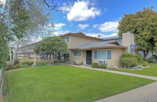 Walnut Grand in West Covina, CA - Building Photo