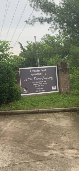 5233 Chesterfield Ave in Charleston, WV - Building Photo