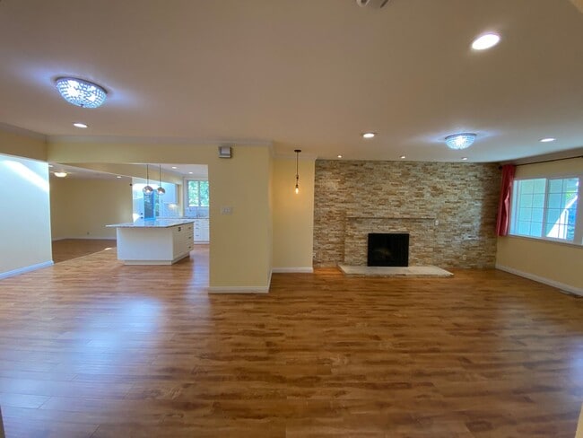 3509 Page St in Redwood City, CA - Building Photo - Building Photo