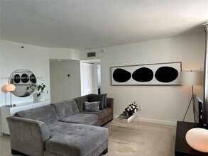 7728 Abbott Ave in Miami Beach, FL - Building Photo - Building Photo
