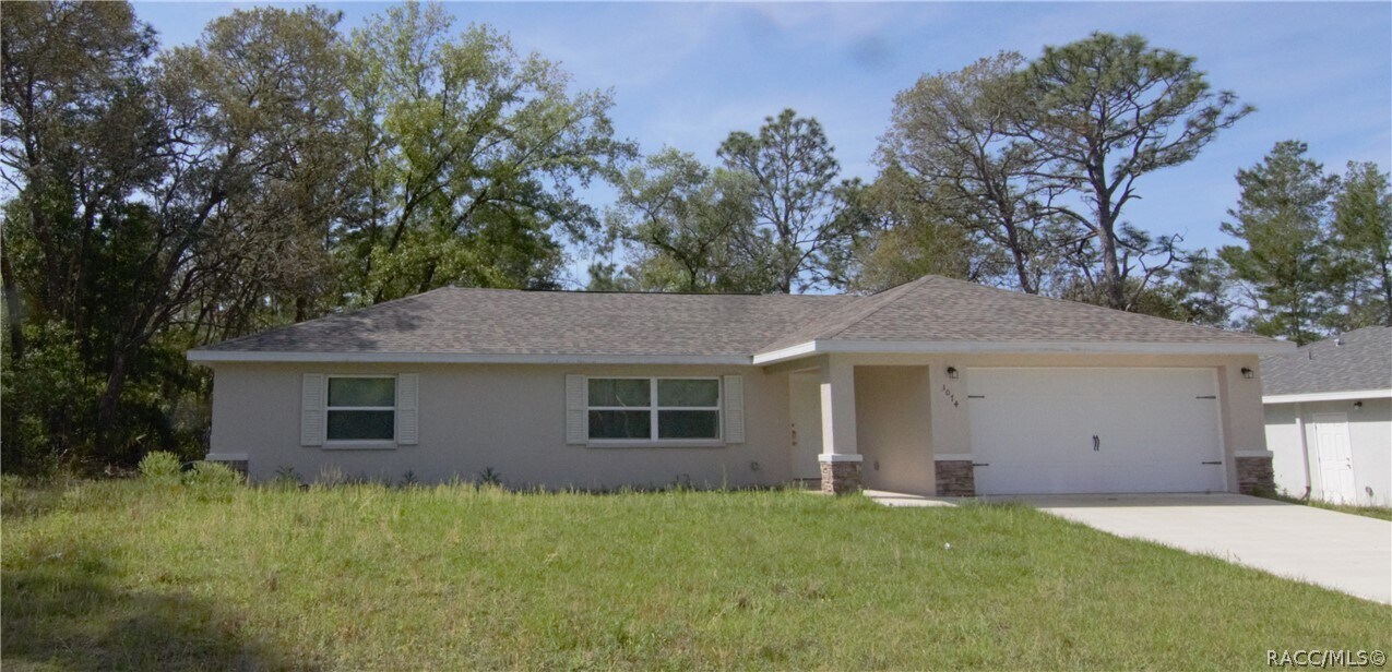 3074 W Bedford Ln in Citrus Springs, FL - Foto de edificio
