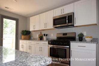 1204 W Moore St in Richmond, VA - Building Photo - Building Photo