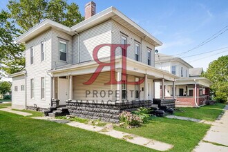 235 W Church St in Newark, OH - Foto de edificio - Building Photo