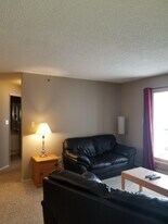 10405-10405 99 Ave in Grande Prairie, AB - Building Photo