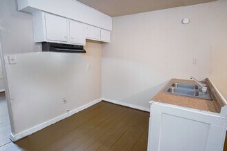1319 Dawson St in San Antonio, TX - Building Photo - Building Photo