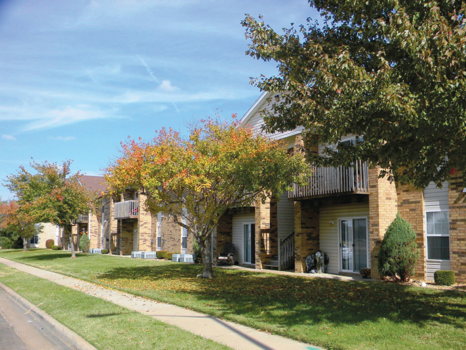 Campbell Flats in Springfield, MO - Building Photo