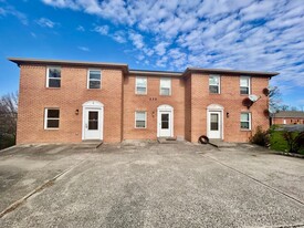 225 Tulip Dr in Richmond, KY - Building Photo