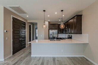 4704 S Glacier in Mesa, AZ - Foto de edificio - Building Photo