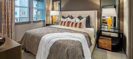 880 Lake Carolyn Pkwy in Irving, TX - Building Photo - Building Photo