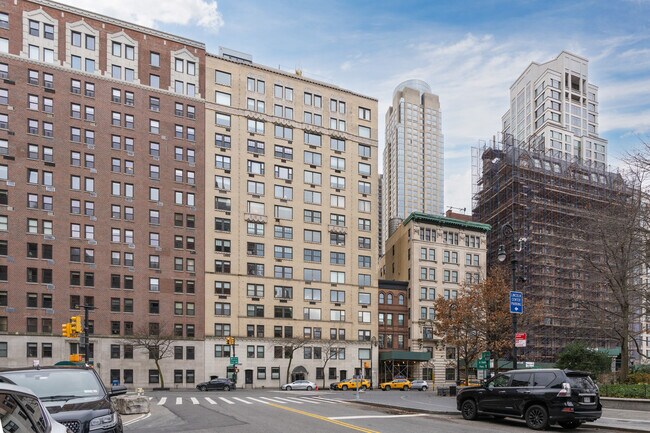 330 W 72nd St