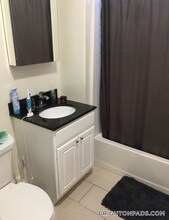 36 Colborne Rd, Unit 2 in Boston, MA - Building Photo - Building Photo