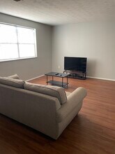 206 Halia Cres in Mount Vernon, IL - Foto de edificio - Building Photo