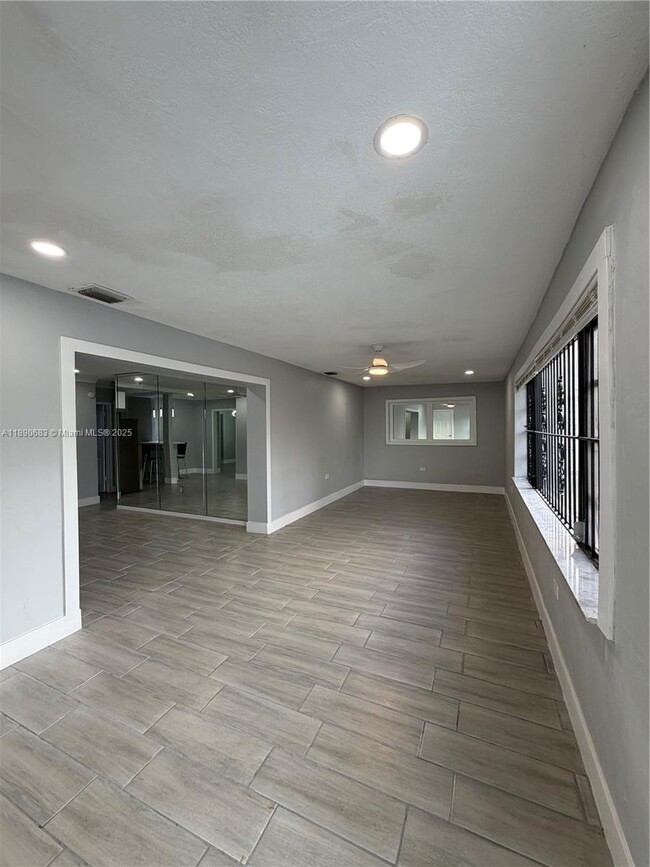 2531 NW 152nd Terrace in Opa Locka, FL - Building Photo - Building Photo