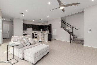 1557 E Megan St in Gilbert, AZ - Building Photo - Building Photo