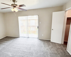 Sandpebble in Irving, TX - Building Photo - Building Photo