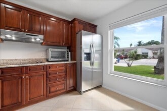 258 Palmetto Ct in Jupiter, FL - Foto de edificio - Building Photo