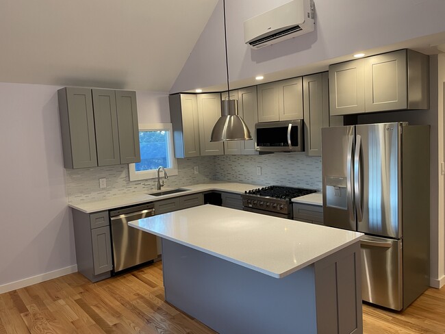 2776 Maple Ave, Unit 2nd Floor in North Bellmore, NY - Foto de edificio - Building Photo