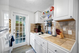 616 Dogwood Ct in Dunedin, FL - Building Photo - Building Photo