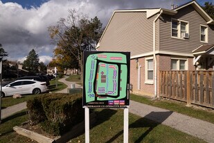 55 Mondragon Cir in Brampton, ON - Building Photo