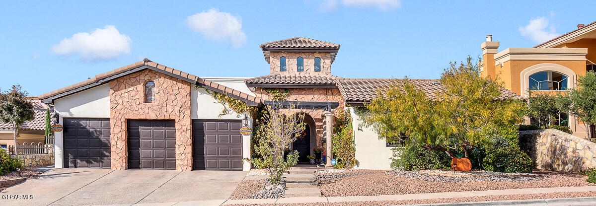 6321 Franklin Trail Drive in El Paso, TX - Building Photo