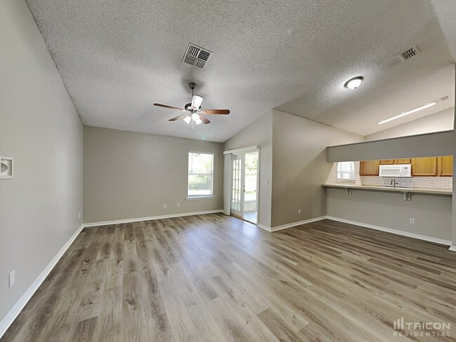 237 Columbia Ave in St. Cloud, FL - Building Photo - Building Photo