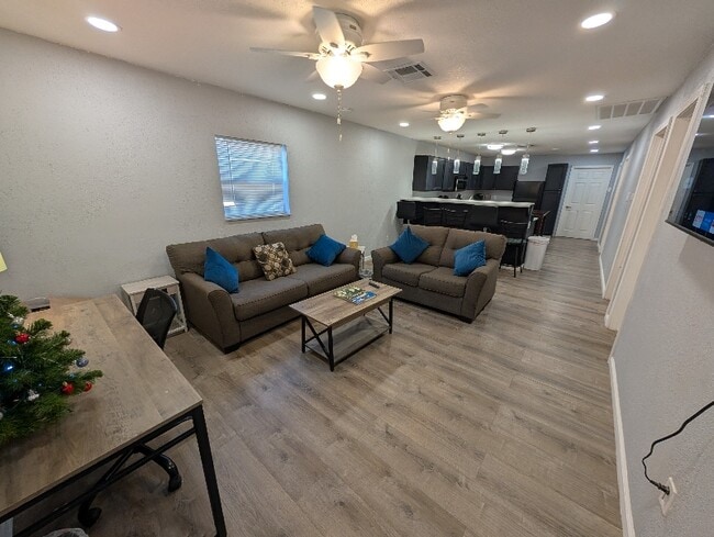 property at 511 Goliad St