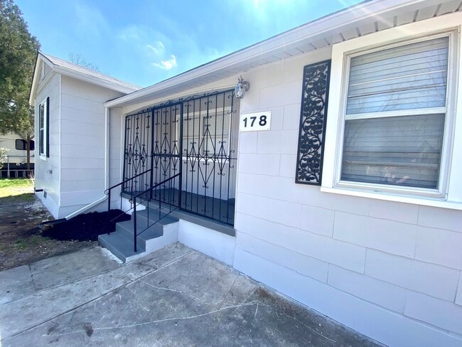 178 Sweetbriar Ave in San Antonio, TX - Building Photo - Building Photo