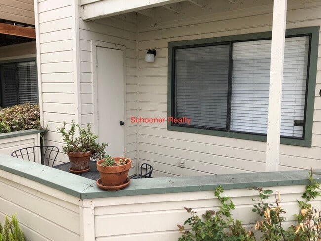 1720 Barrington Ct in Santa Cruz, CA - Building Photo - Building Photo