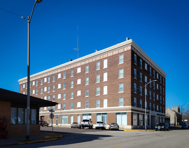 Dunlap Center in Jacksonville, IL - Building Photo - Building Photo