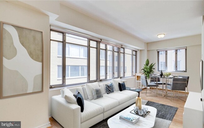 1711 Massachusetts Ave NW, Unit 319 in Washington, DC - Building Photo - Building Photo