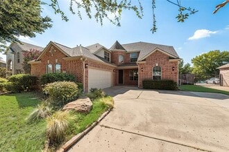 1126 Mossy Rock Dr in Keller, TX - Foto de edificio - Building Photo