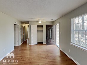 320 Navajo Pines Dr in Alabaster, AL - Building Photo - Building Photo