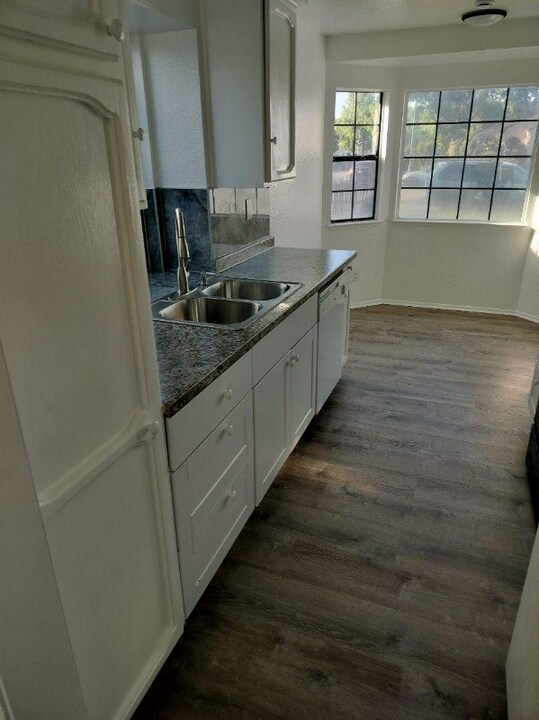 8750 Lemas Rd in Sacramento, CA - Building Photo