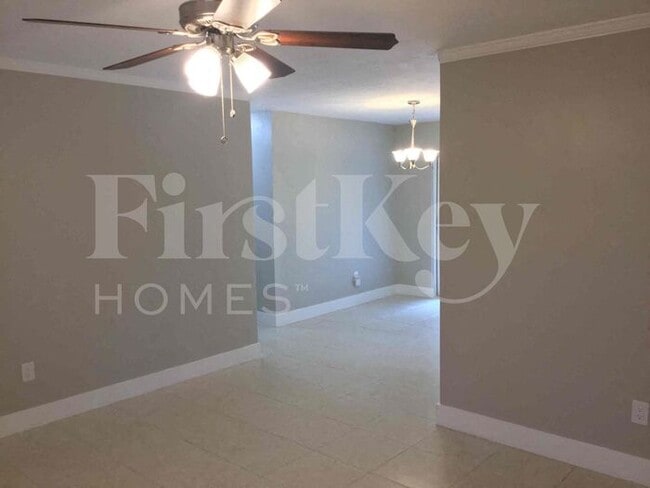 20420 SW 106th Ct in Cutler Bay, FL - Foto de edificio - Building Photo