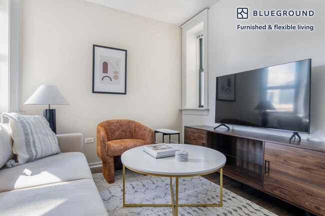 30 E Roosevelt Rd, Unit SI FL7-ID805 in Chicago, IL - Building Photo - Building Photo