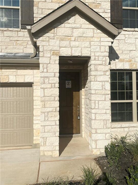 609 Silent Crk Cv in Georgetown, TX - Building Photo