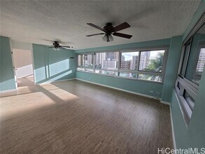 2465 Ala Wai Blvd in Honolulu, HI - Building Photo - Building Photo