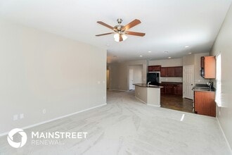 8738 S 57th Dr in Phoenix, AZ - Foto de edificio - Building Photo